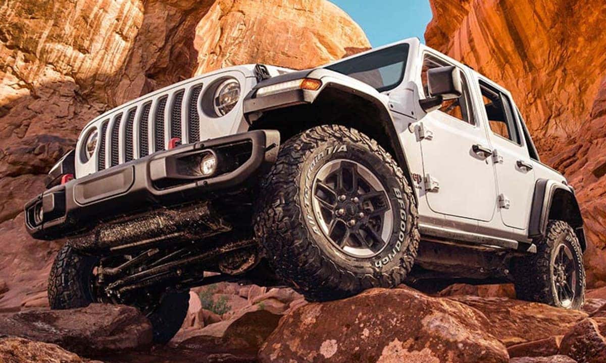 2020 Jeep Wrangler Front End Off-Road Desert