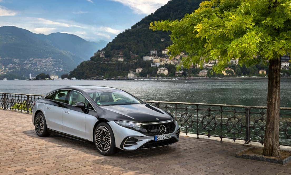 Mercedes-Benz USAㅤ on X: The 2022 #CClass brings in a range of high-tech  features derived from our flagship S-Class. The new sedan is equipped with  a new gen MBUX infotainment system, an